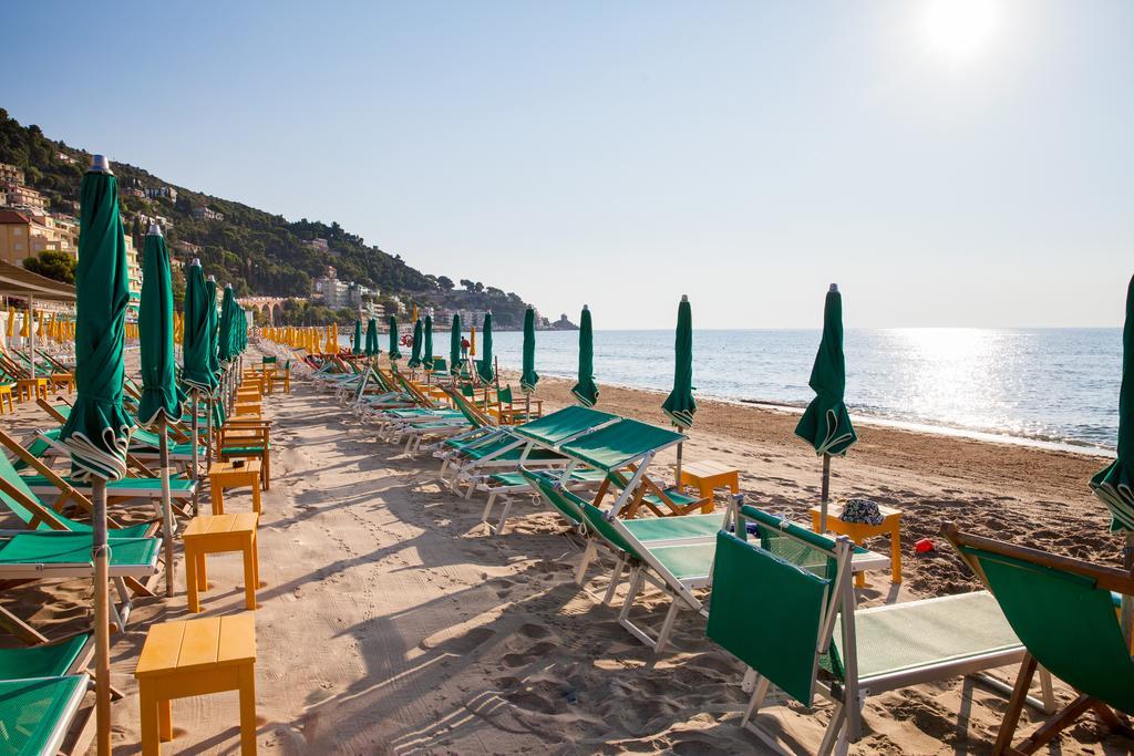 Hotel Beau Sejour Alassio Exterior photo