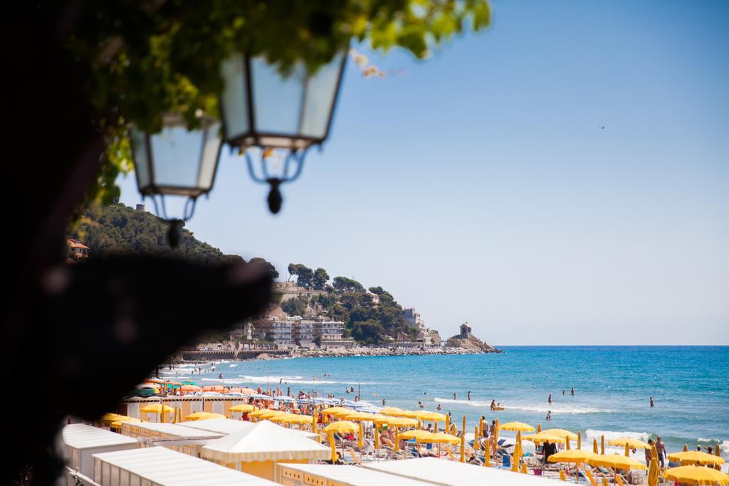 Hotel Beau Sejour Alassio Exterior photo